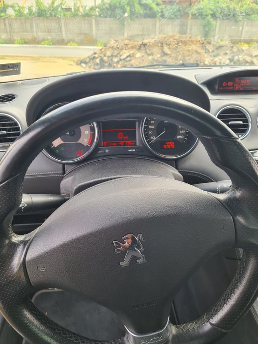 Vând Peugeot rcz an 2011