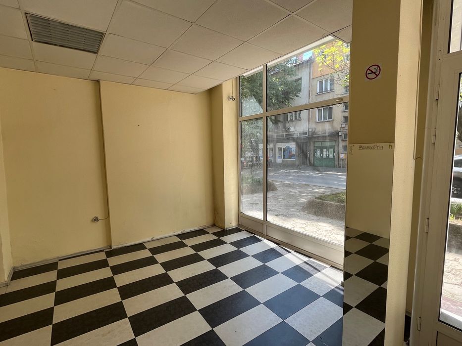 Дава се под наем Магазин в Севлиево - 27 кв.м за 193.8 € - Снимка #2