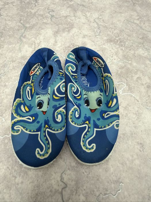 Детские аквашузы с рисунком осьминога