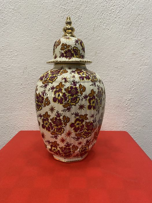 Огромна ваза с капа урна на Бох белгия Boch belgium