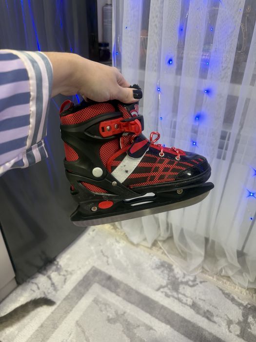 Коньки в отличном состоянии , одевались пару раз