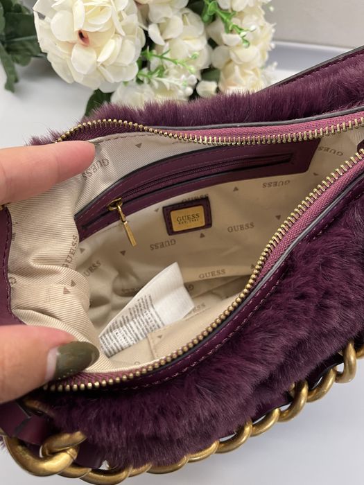 Guess дамска чанта с косъм