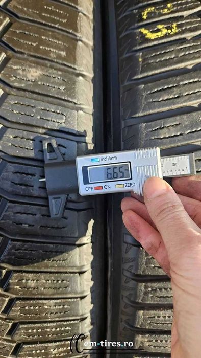 285/40 R22 • Iarna • Yokohama BluEarth Winter V906 110W | 2 buc | DOT 2023 | Pret/buc