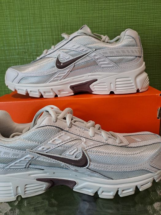 Adidași Nike Initiator Damă, Mărimea 38, Noi - Alb/Argintiu
