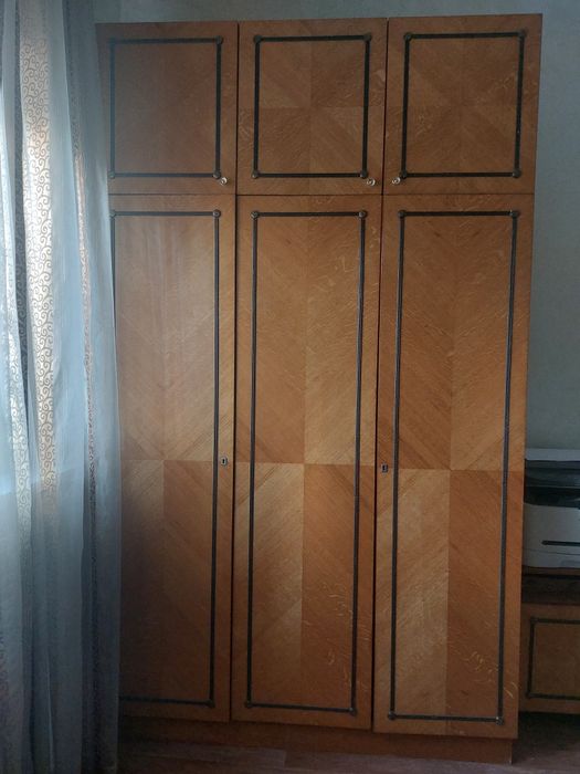 Продам шифоньер с антрессолью