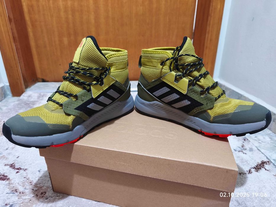 Adidas детски боти