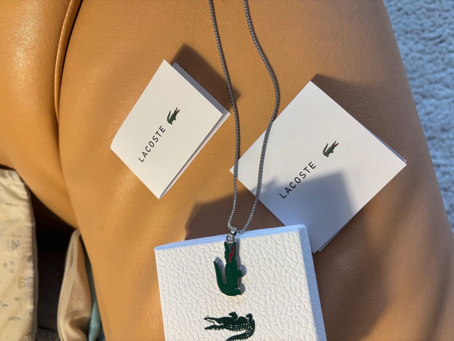 Lănțișor Lacoste!