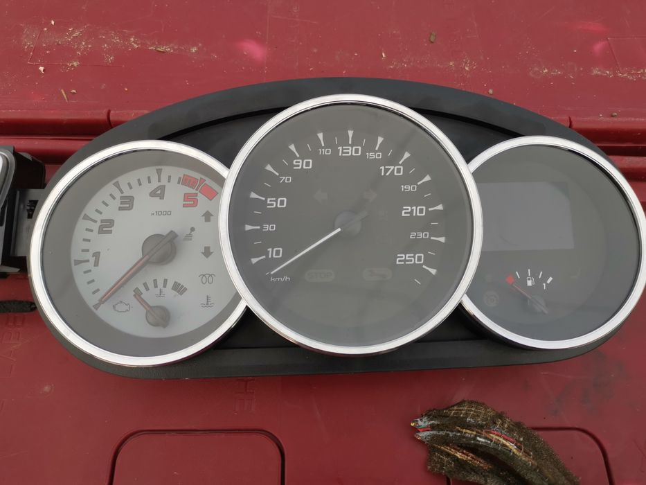 Ceasuri bord megane 3 normal și gt line