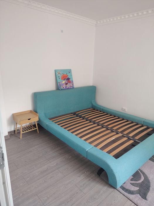 Eroii Revoluției  casă 6 camere accept și străini 850 euro ușor discutabil