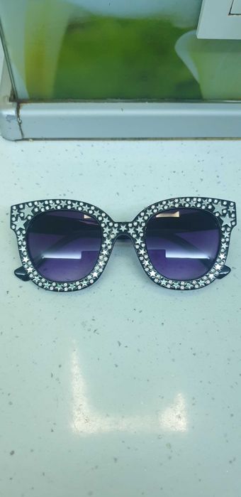 Слънчеви очила много