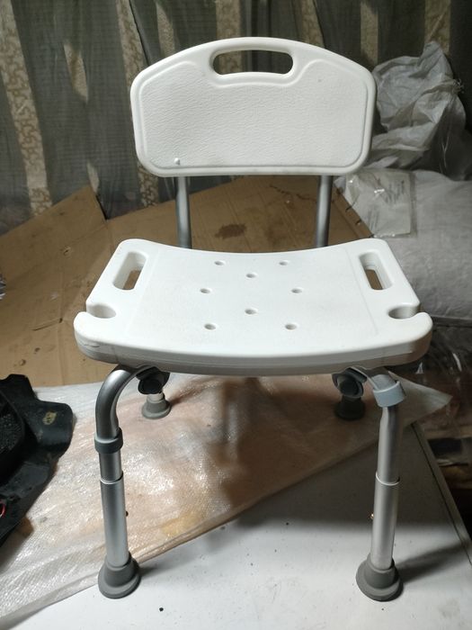 Продам стул для купания