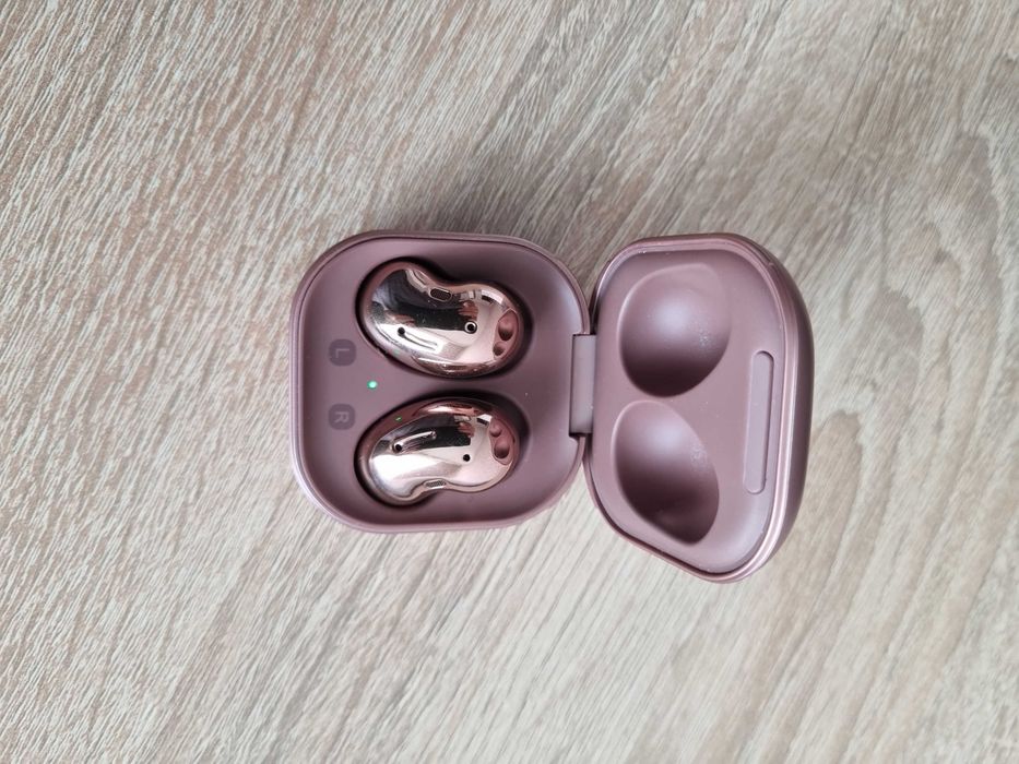 продам Samsung Galaxy Buds Live