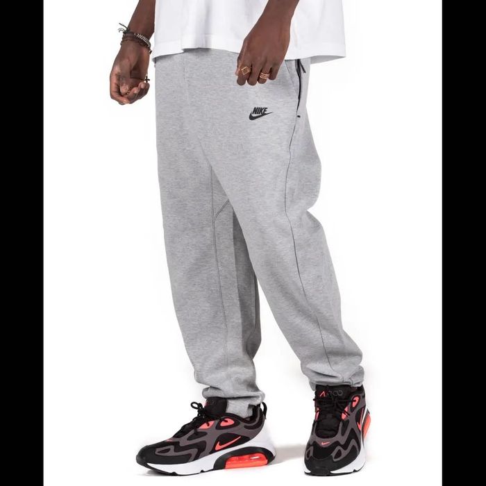 Мъжко долнище : Nike Tech Fleece Pants Standard Fit Taper Leg Grey S