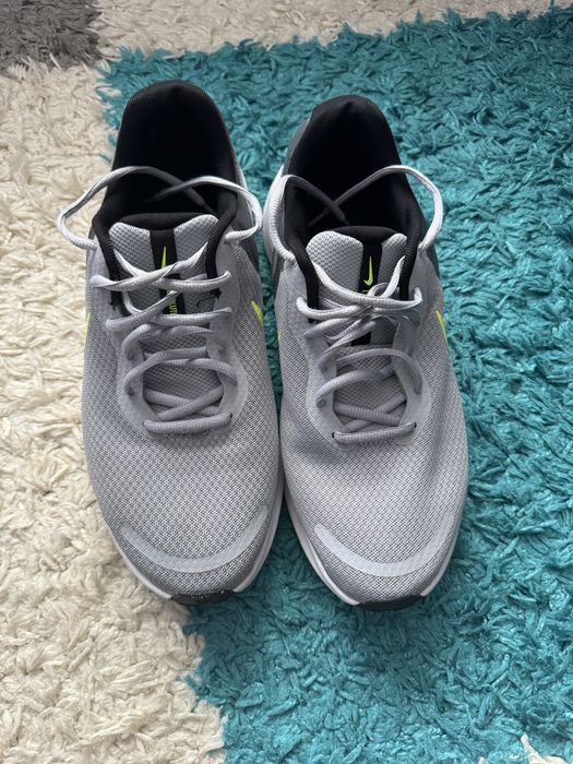 Vand NIKE Revolution 7