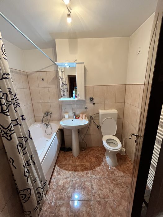 Inchiriez apartament 2 camere decomandate in Arad, zona centrala