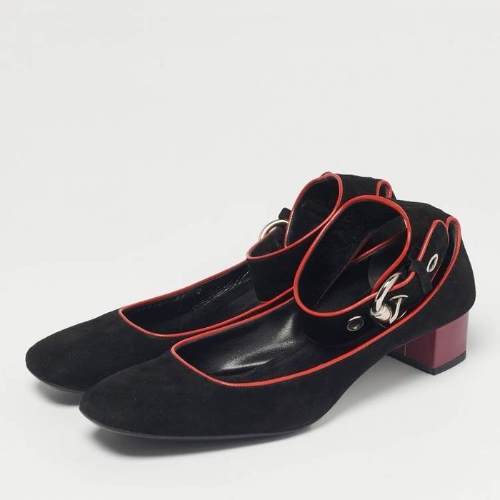 Обувки Gucci с каишка около глезена