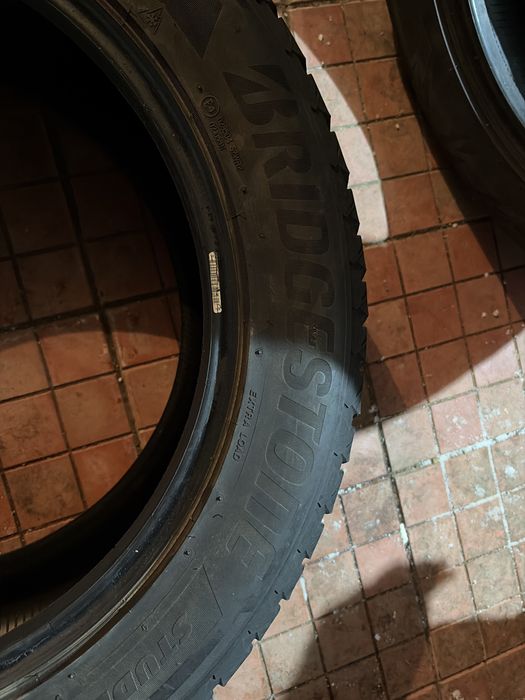 Продам шины Bridgstone 285/50/20