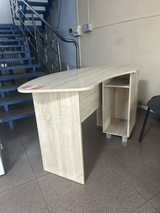 Рабочий стол с двумя тумбами