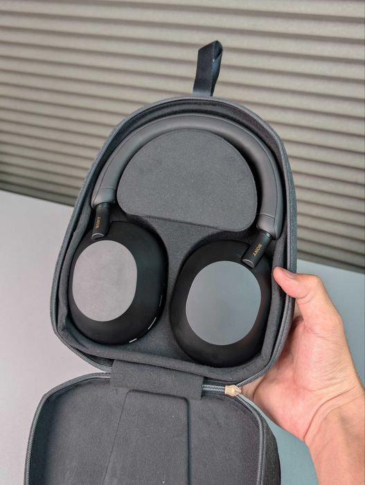 Sony WH-1000 XM5