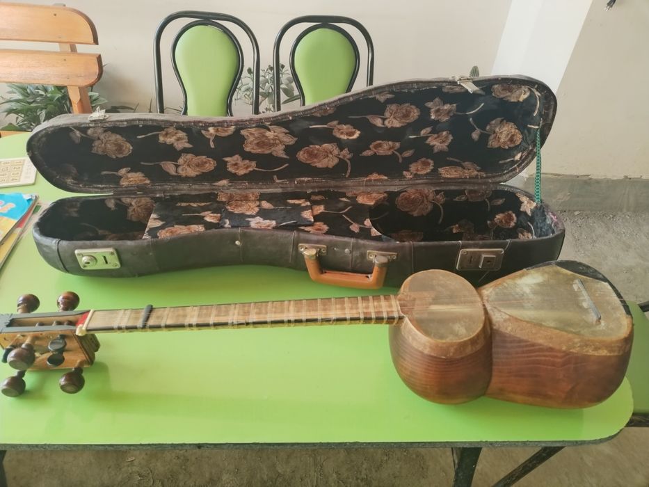 Maxsus tor ovozi jarangdor 2013 yil yasalgan charimdan yasalgan g'ilof
