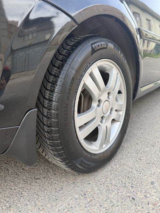 Lacetti avtomat  sotiladi