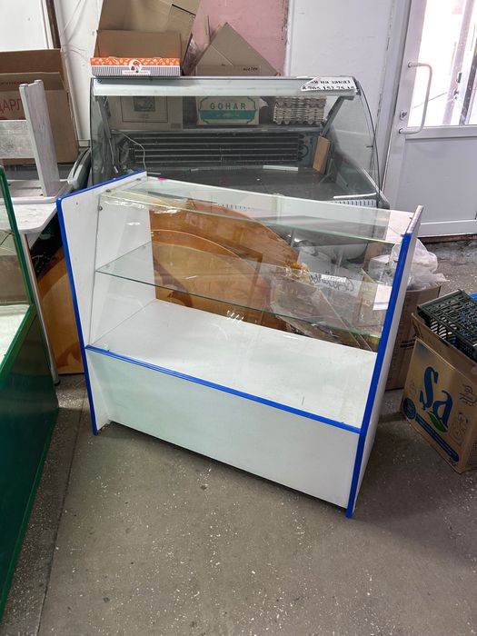 Стеклянные витрины