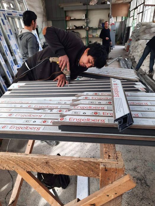 Акфа пласт  алюмин термо эшик ром ясап  ўрнатамиз нахт пул пул ўтказиш