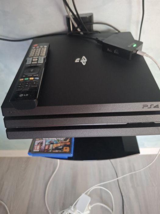 PlayStation 4 Pro + GTA