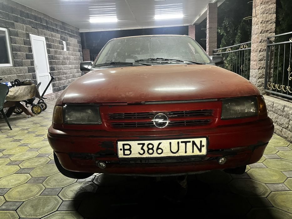 Opel Astra       .