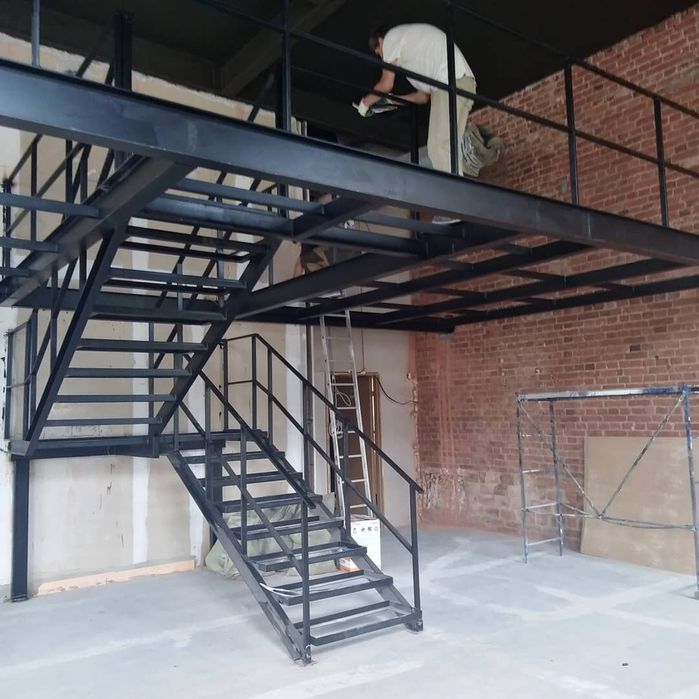 Подиум  Сахна из металлоконструкций лесницы пожарные быстро качественн
