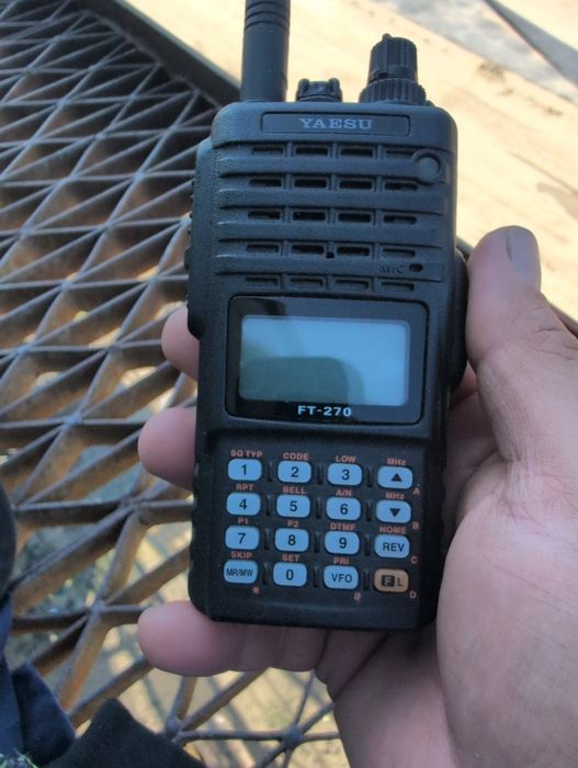 Statie emisie Yaesu ft270