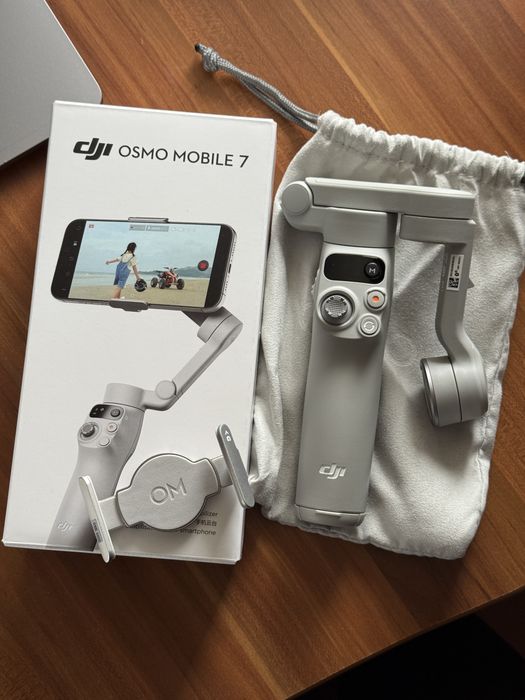 DJI Osmo Mobile 7 – Stabilizator Telefon (Gimbal)