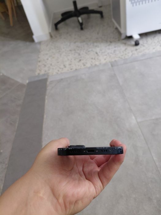 Продам телефон IPhone 13/ айфон 13