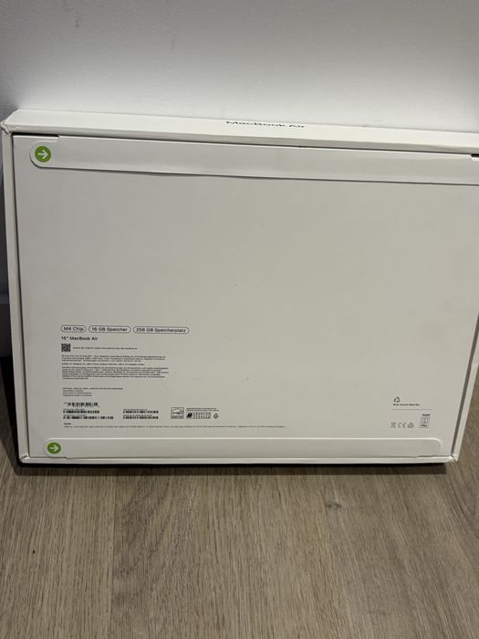 Macbook Air 15, M4. 16gb, 256gb, sigilat, transport inclus