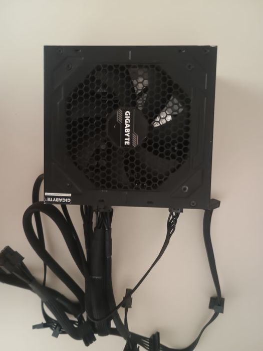 Sursa 750w gygabyte gold plus