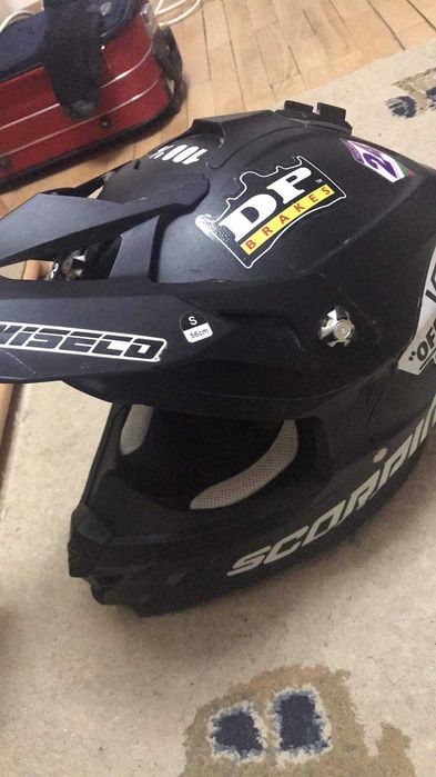 Мотокрос каска scorpion