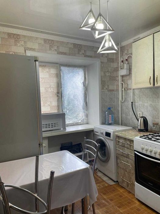 продам  2 комнатную квартиру