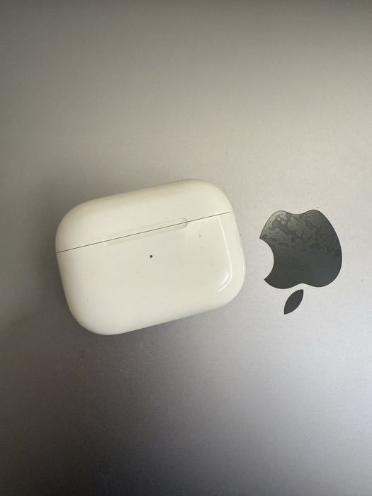 Кейс (без наушников) от Airpods