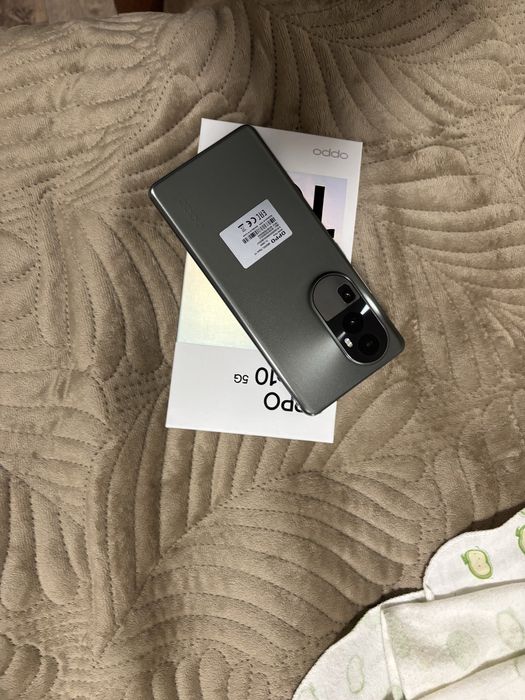 Oppo reno 10 5G.