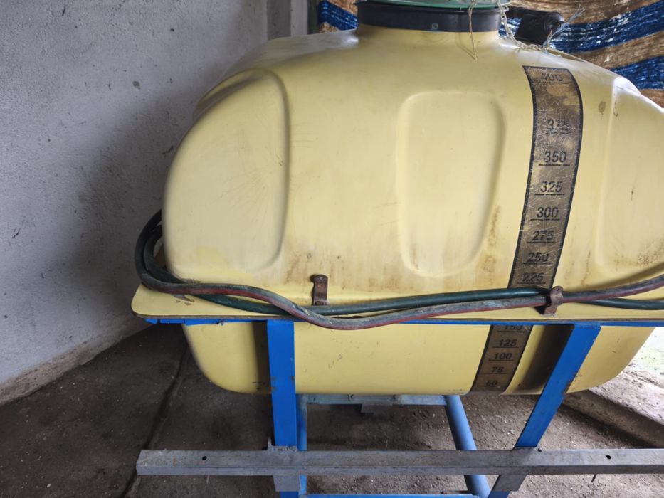 Навесна пръскачка - 400 литра