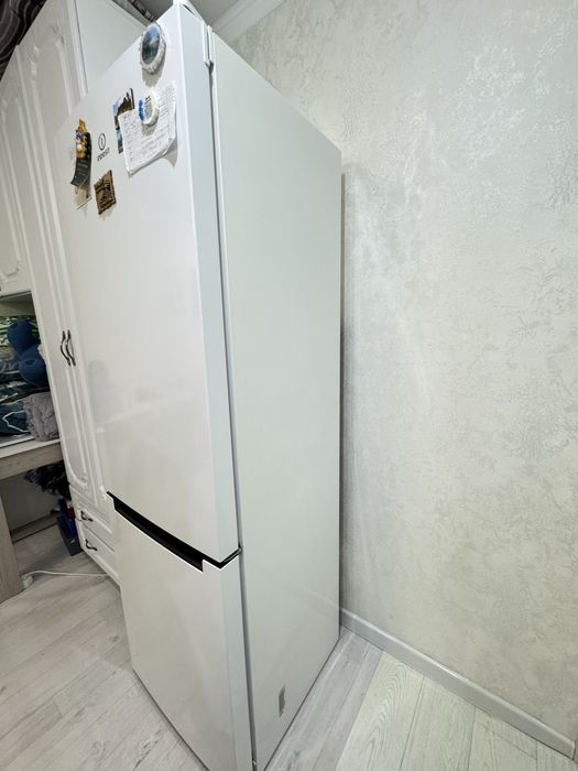 Холодильник (морозильник) Indesit