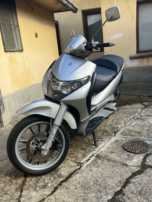 Piaggio Beverly 200