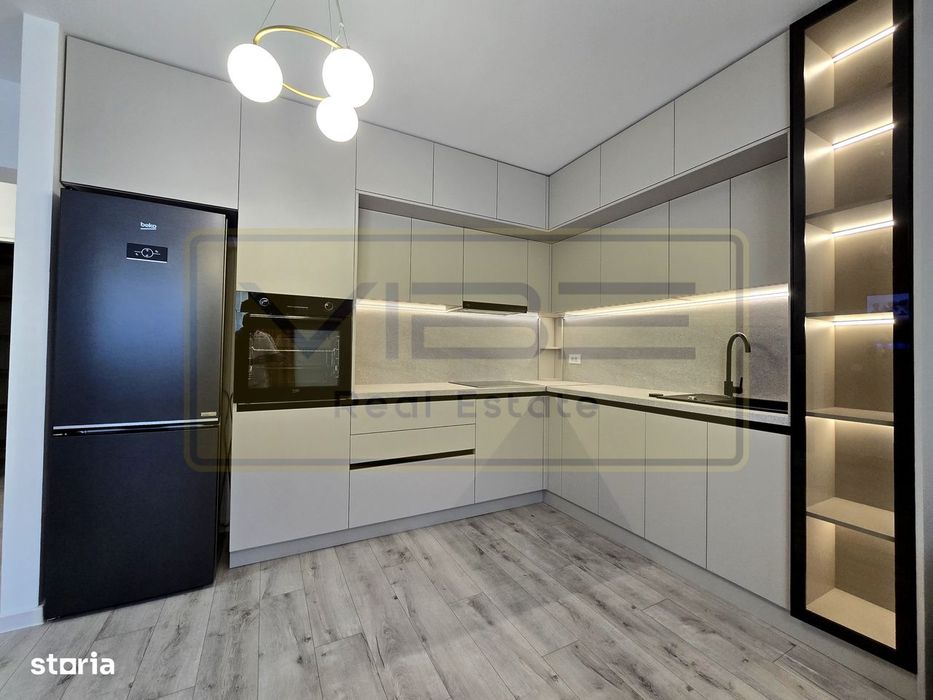 Poitiers Tower /  Continental- Aumovio- 2 camere  -modern