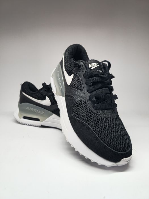 Дамски маратонки Nike Air Max SYSTM, 38 номер(24 см), нови