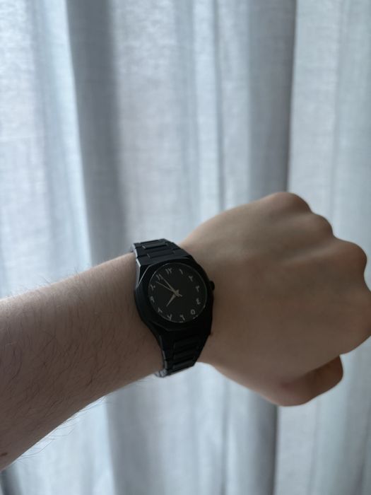 Часы с арабско восточным циферблатом