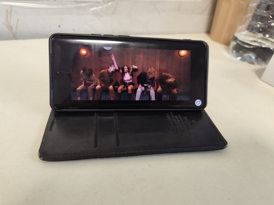 Продавам Redmi Note 14 Pro+ 5G (512GB памет / 12GB RAM) в отлично състояние.