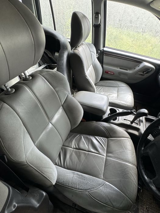 Dezmembrez jeep Grand Cherokee 4.7 motor defect