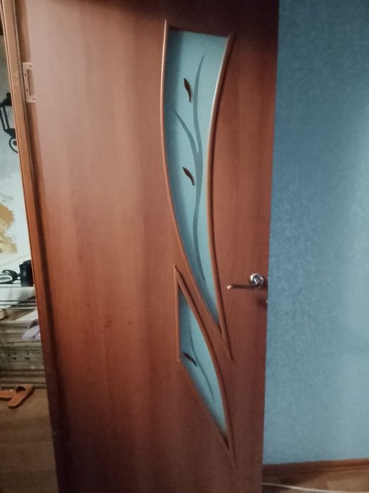 Продам две двери