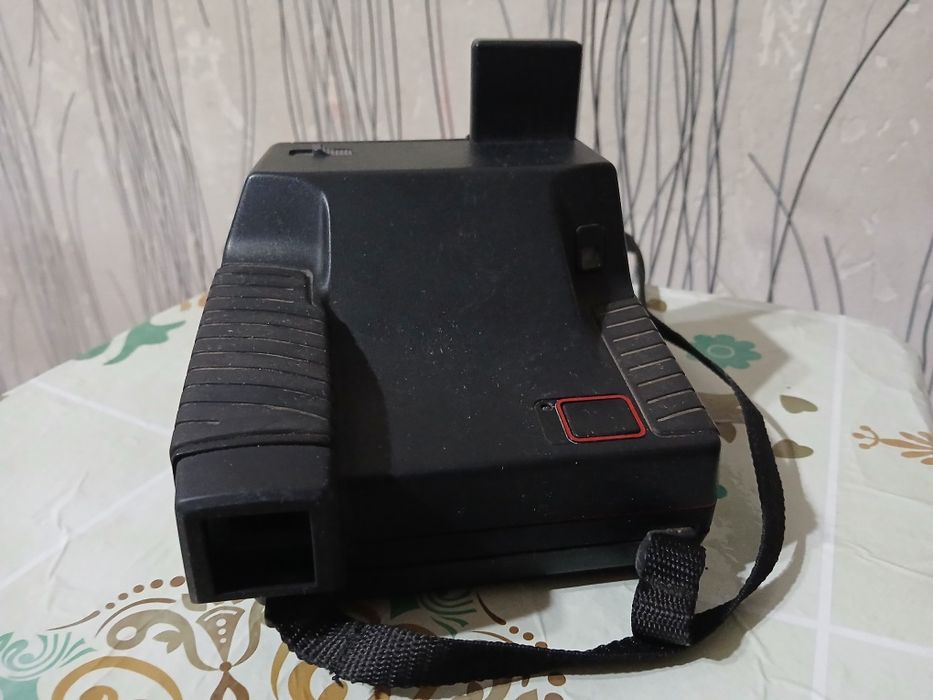 Фотоаппарат Polaroid первый выпуск.