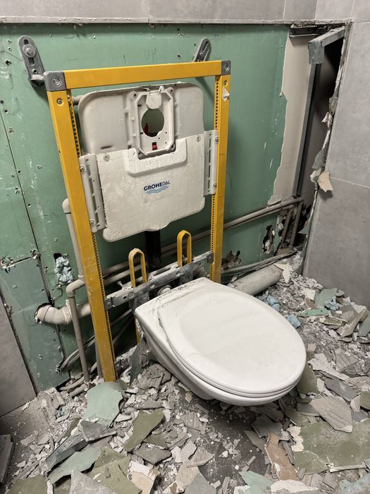 Туалет и инсталяция